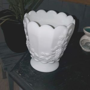 Westmoreland Milk Glass Medium canister